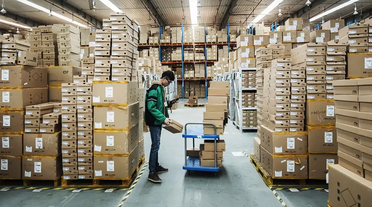 find warehouse in china for product store.